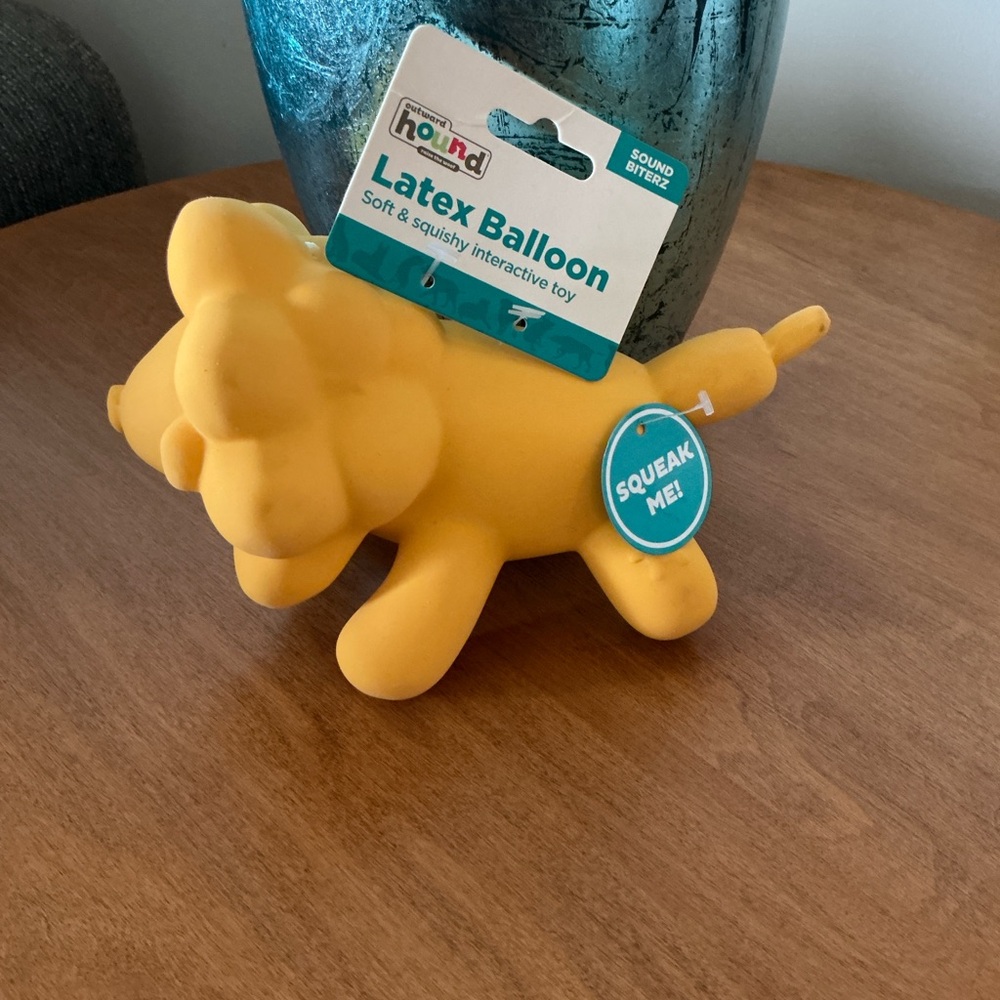 Yellow Latex Balloon Lion Dog Chew Toy Outward Hound Squeaky Dog Toy 10